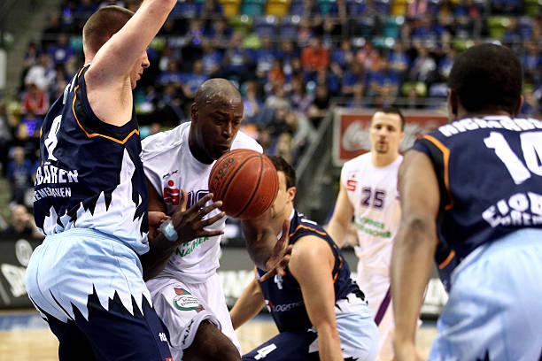 烈的对战中 烈的对战中